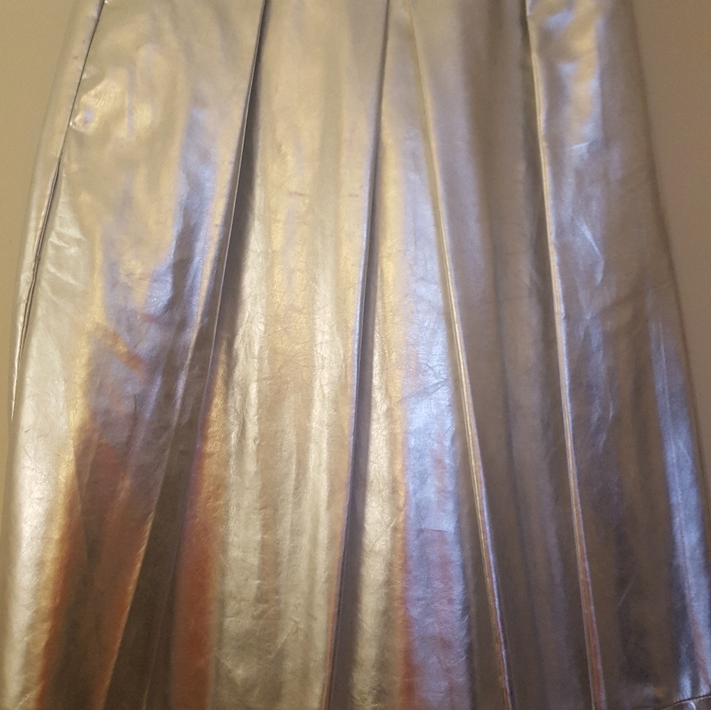 Women faux leather silver skirt